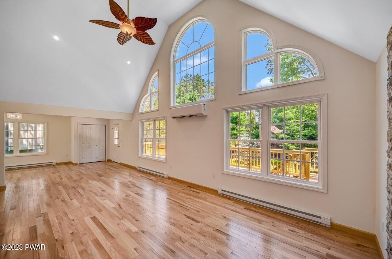 Lake Ariel, Pennsylvania, 18436, United States, 4 Bedrooms Bedrooms, ,4 BathroomsBathrooms,Residential,For Sale,1878609