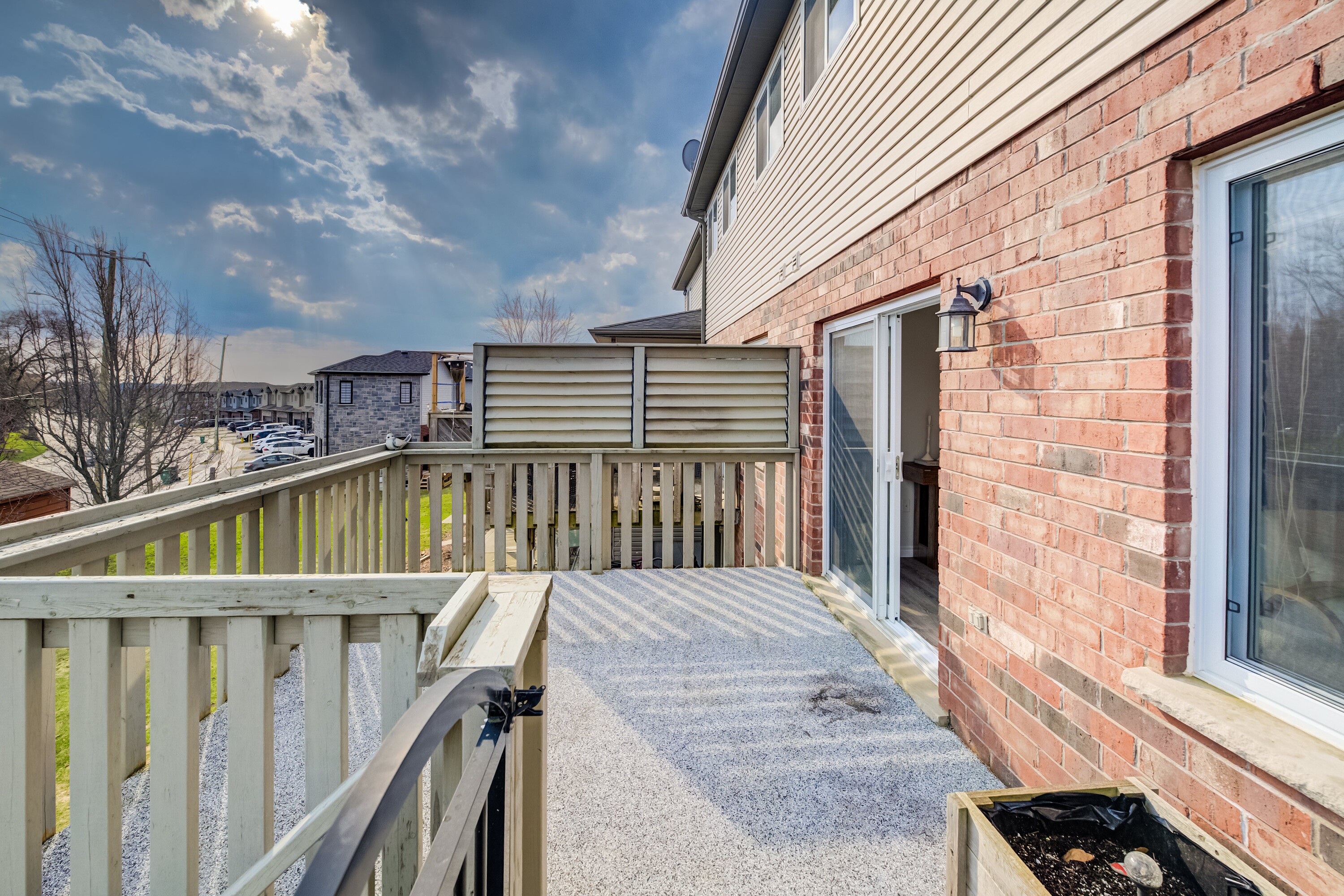  Freehold Townhouse in Waterloo - 物件實景