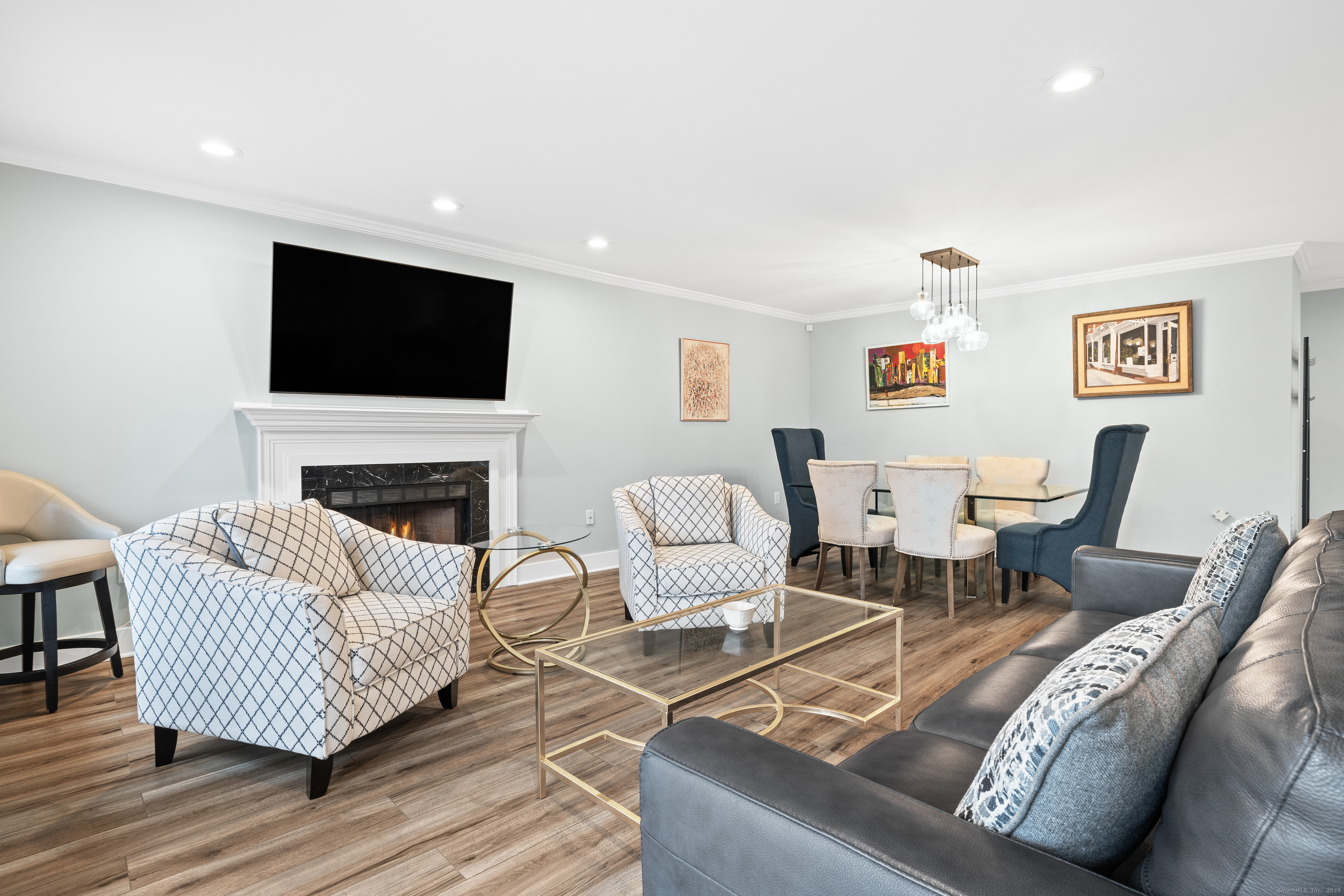 Avon, Connecticut, 06001, United States, 3 Bedrooms Bedrooms, ,4 BathroomsBathrooms,Residential,For Sale,1999811