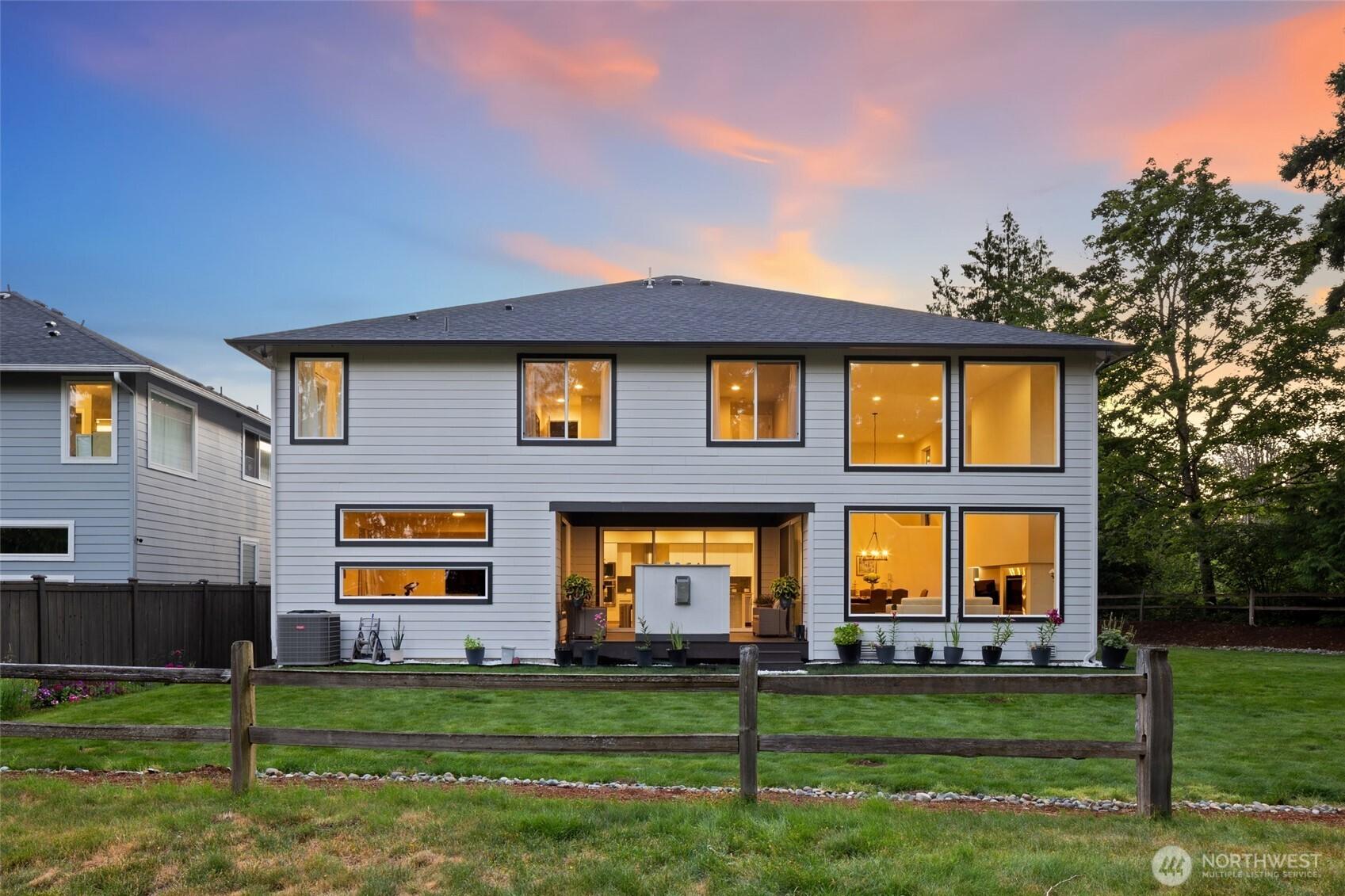 AUBURN, Washington, 98001, United States, 4 Bedrooms Bedrooms, ,4 BathroomsBathrooms,Residential,For Sale,1896068