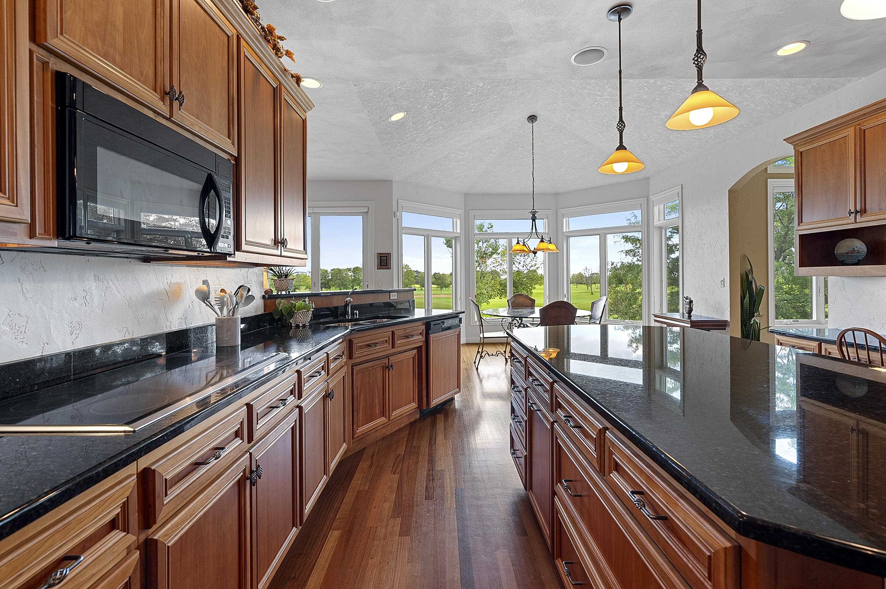 NEENAH, Wisconsin, 54956, United States, 3 Bedrooms Bedrooms, ,3 BathroomsBathrooms,Residential,For Sale,1927222