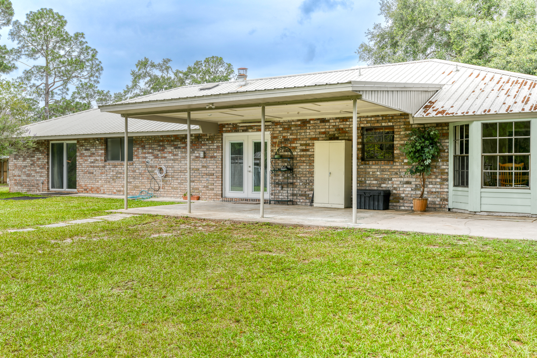 Palatka, Florida, 32177, United States, 4 Bedrooms Bedrooms, ,3 BathroomsBathrooms,Residential,For Sale,1865874