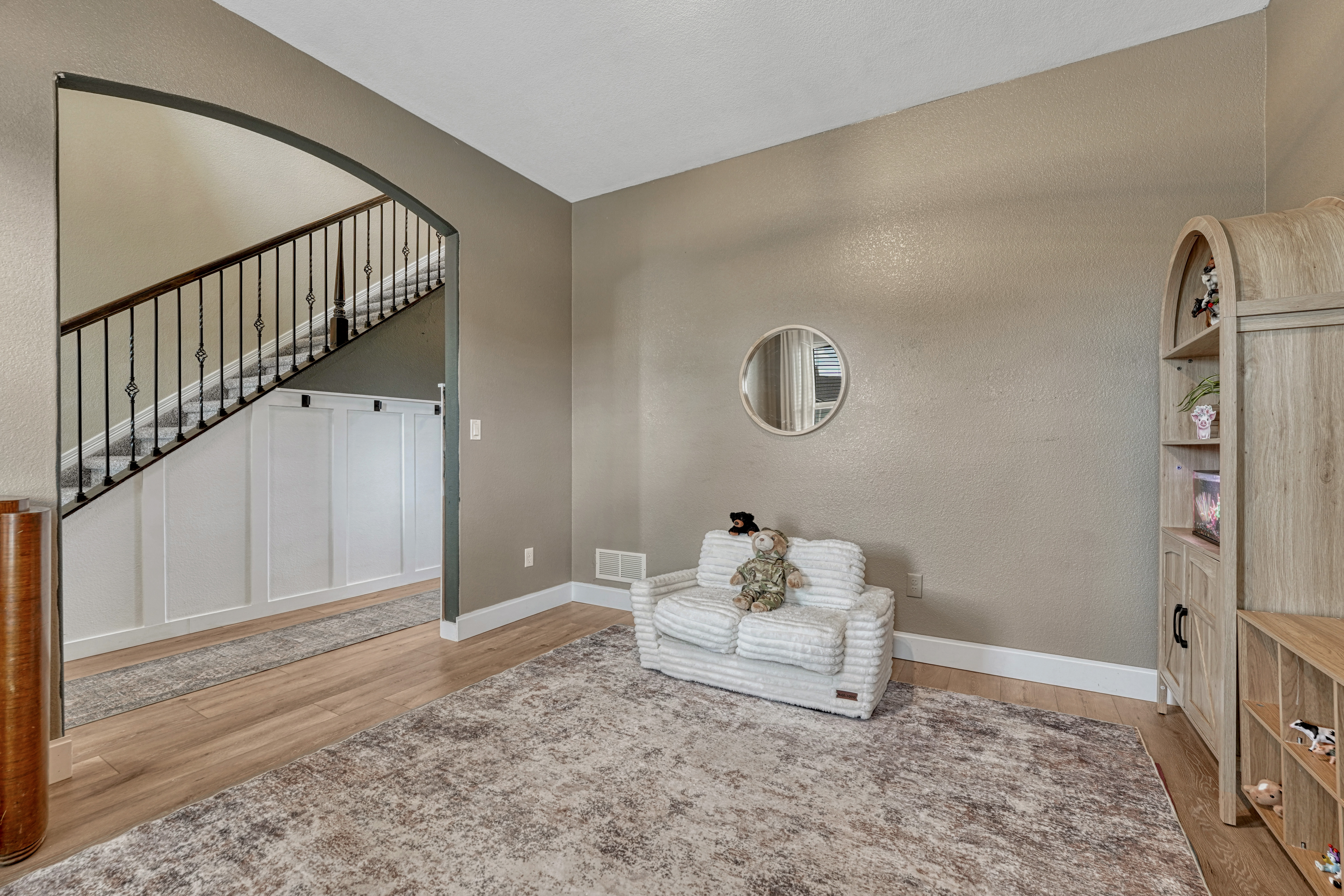  Exceptionally Updated Residence in The Meadows at Lorson Ranch - 物件實景