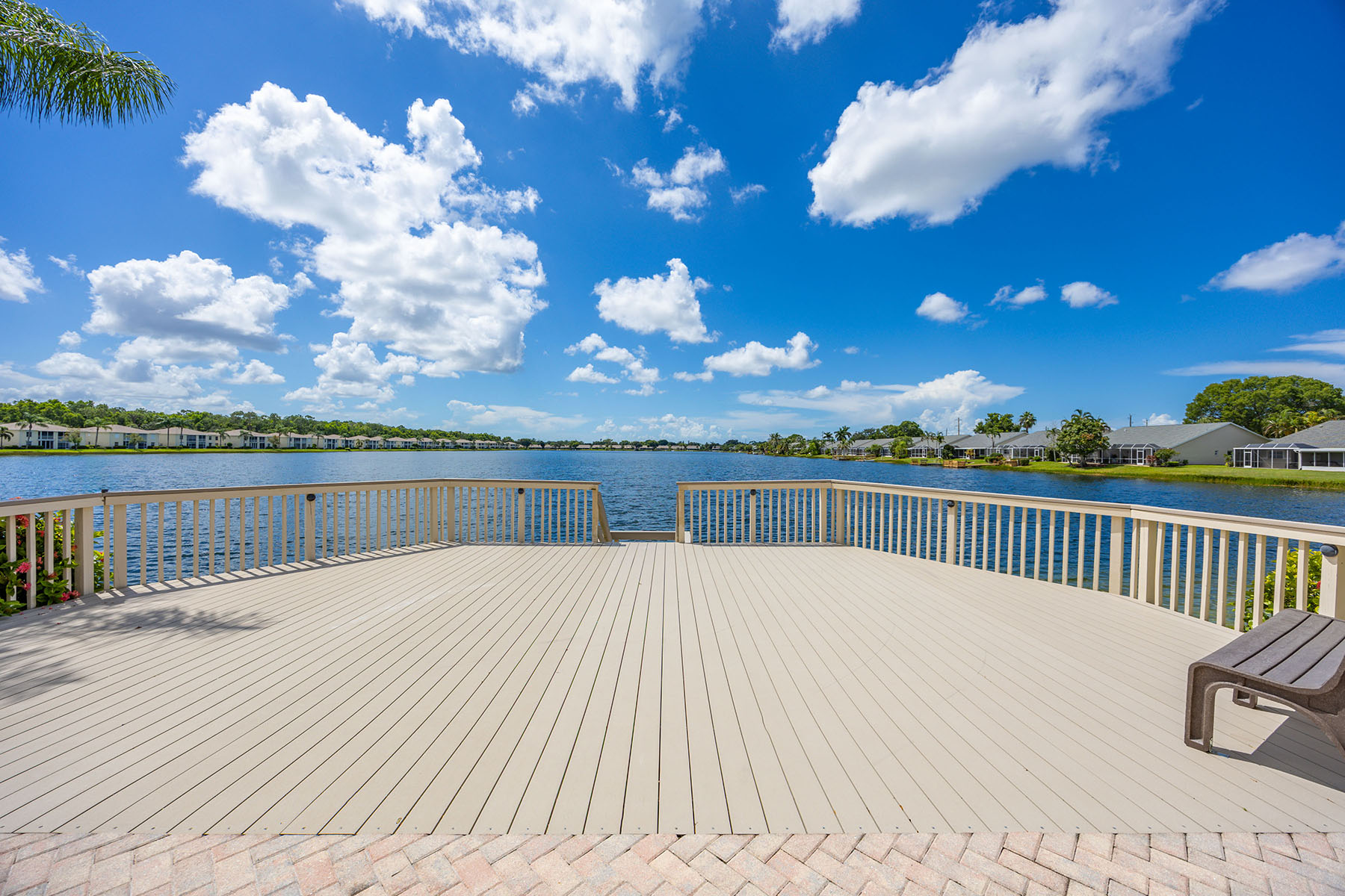  CROWN POINTE - CROWN POINTE EAST - 物件實景