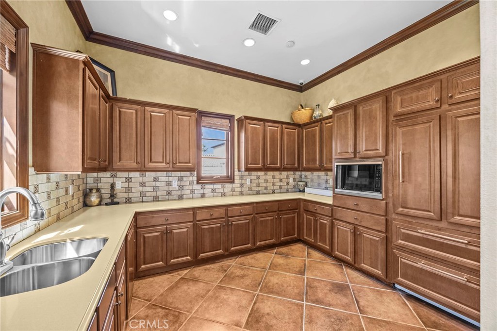 Corona, California, 92883, United States, 2 Bedrooms Bedrooms, ,3 BathroomsBathrooms,Residential,For Sale,1921821