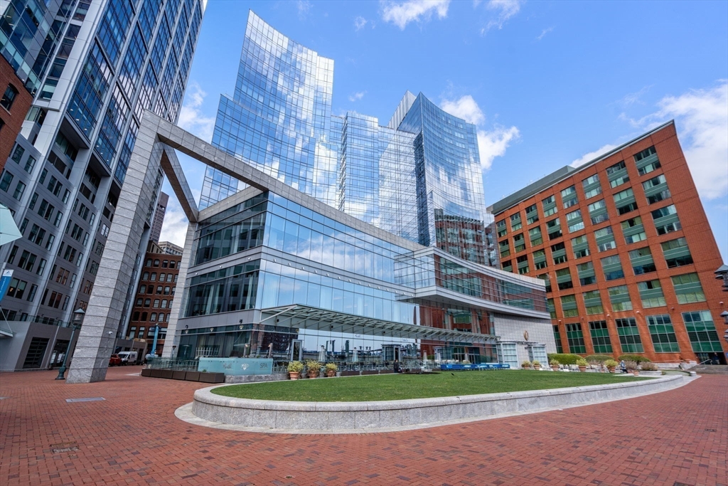 Boston, Massachusetts, 02210, United States, 3 Bedrooms Bedrooms, ,4 BathroomsBathrooms,Residential,For Sale,1821296