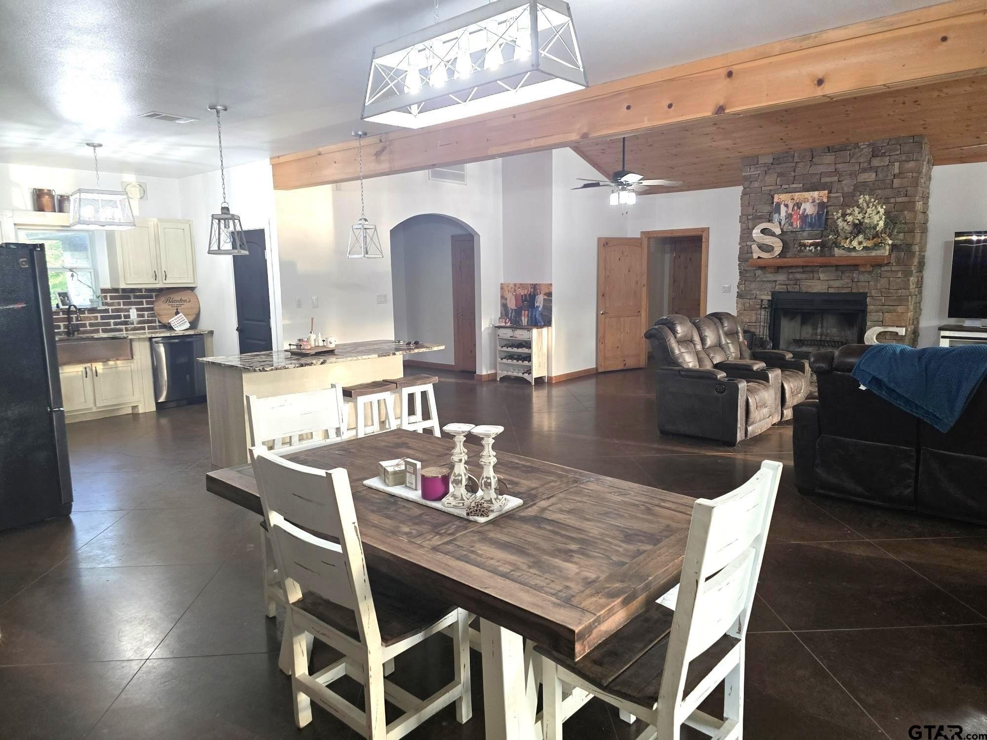 Hughes Springs, Texas, 75656, United States, 4 Bedrooms Bedrooms, ,3 BathroomsBathrooms,Residential,For Sale,1974783