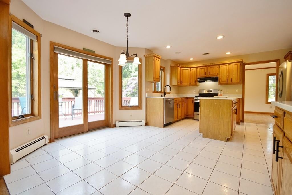 Florida, New York, 10921, United States, 4 Bedrooms Bedrooms, ,3 BathroomsBathrooms,Residential,For Sale,1944885