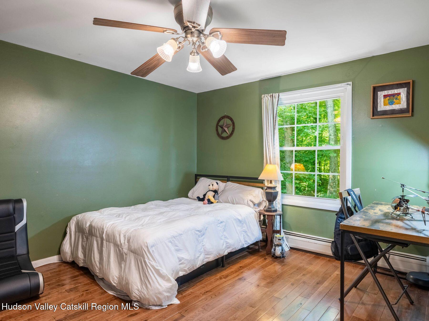 New Paltz, New York, 12561, United States, 4 Bedrooms Bedrooms, ,3 BathroomsBathrooms,Residential,For Sale,1849625