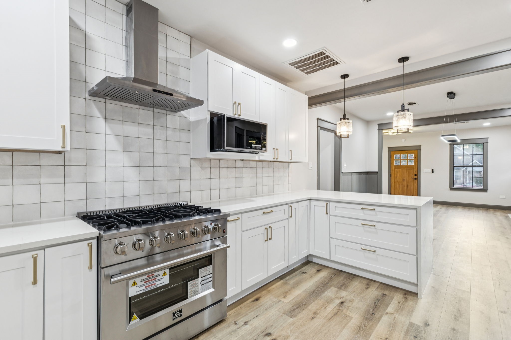 Dallas, Texas, 75208, United States, 3 Bedrooms Bedrooms, ,3 BathroomsBathrooms,Residential,For Sale,1926377