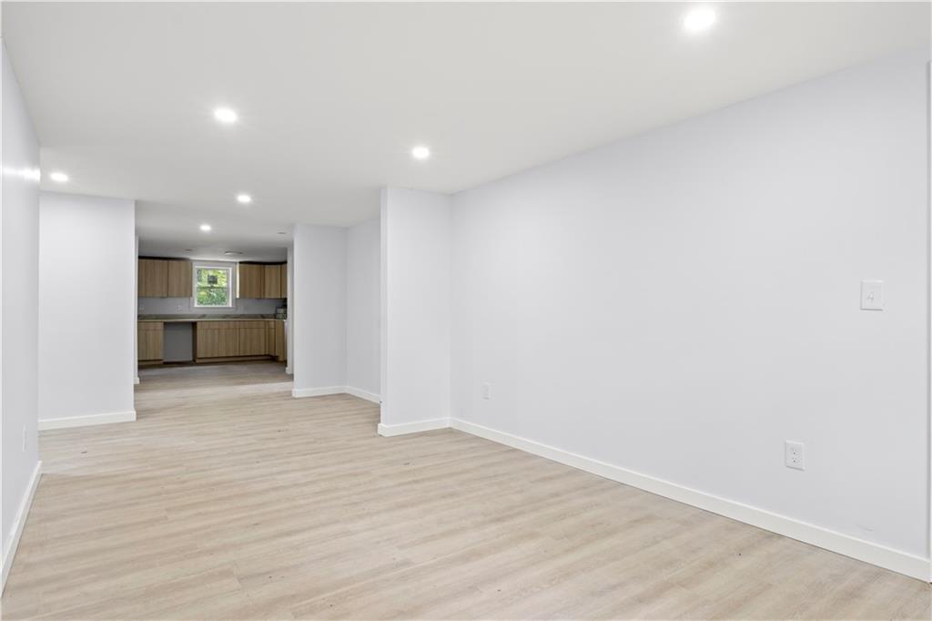 Cranston, Rhode Island, 02921, United States, 6 Bedrooms Bedrooms, ,2 BathroomsBathrooms,Residential,For Sale,2005214