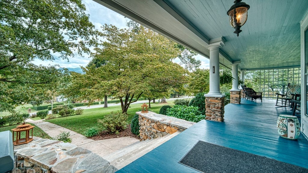Andrews, North Carolina, 28901, United States, 5 Bedrooms Bedrooms, ,4 BathroomsBathrooms,Residential,For Sale,1912195