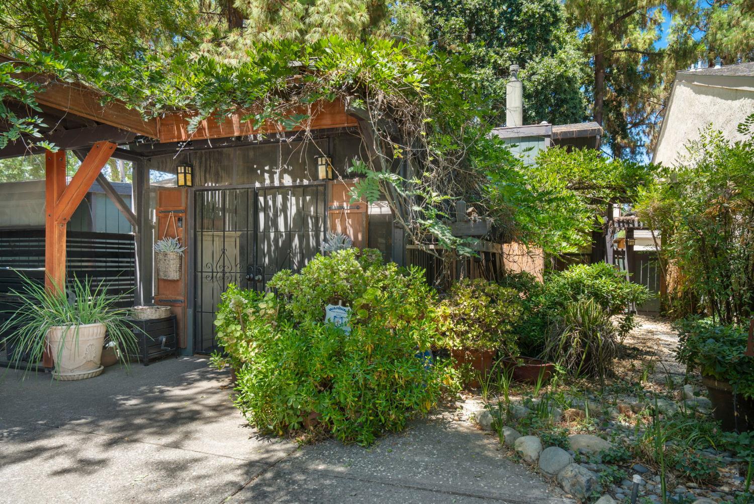 Davis, California, 95616, United States, 4 Bedrooms Bedrooms, ,5 BathroomsBathrooms,Residential,For Sale,1895381