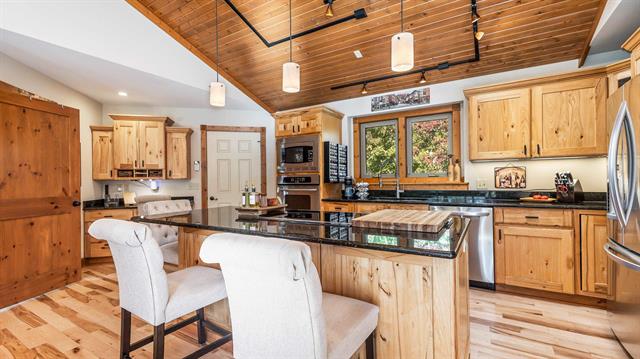 Galena, Illinois, 61036, United States, 3 Bedrooms Bedrooms, ,4 BathroomsBathrooms,Residential,For Sale,1971228