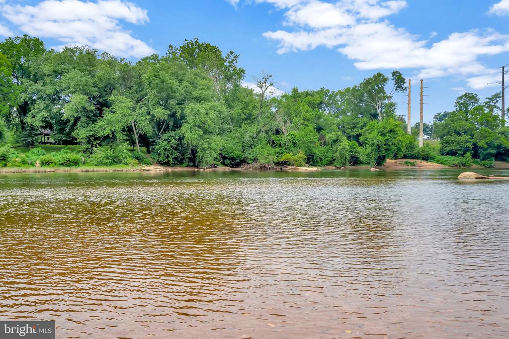 Fredericksburg, Virginia, 22401, United States, 4 Bedrooms Bedrooms, ,3 BathroomsBathrooms,Residential,For Sale,1916037