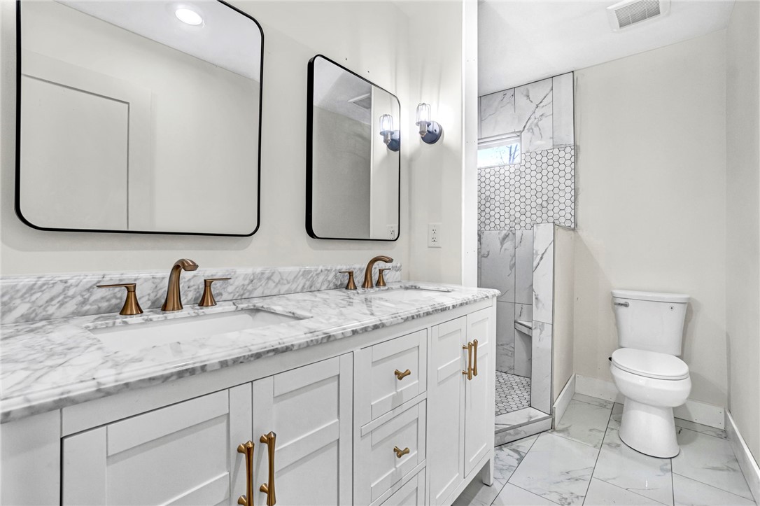 Seneca, South Carolina, 29672, United States, 6 Bedrooms Bedrooms, ,5 BathroomsBathrooms,Residential,For Sale,2002208