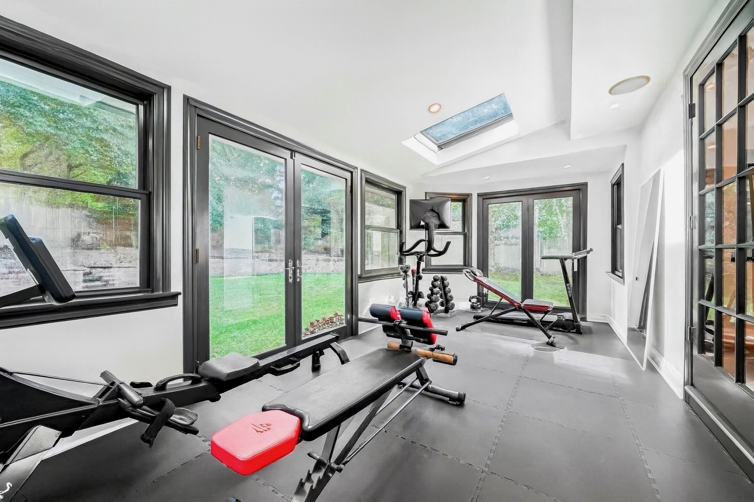 Caldwell Borough, New Jersey, 07006, United States, 3 Bedrooms Bedrooms, ,4 BathroomsBathrooms,Residential,For Sale,1982929