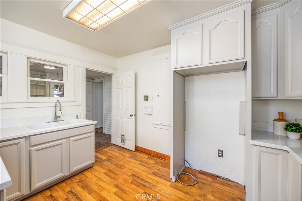Riverside, California, 92506, United States, ,Residential,For Sale,1926260