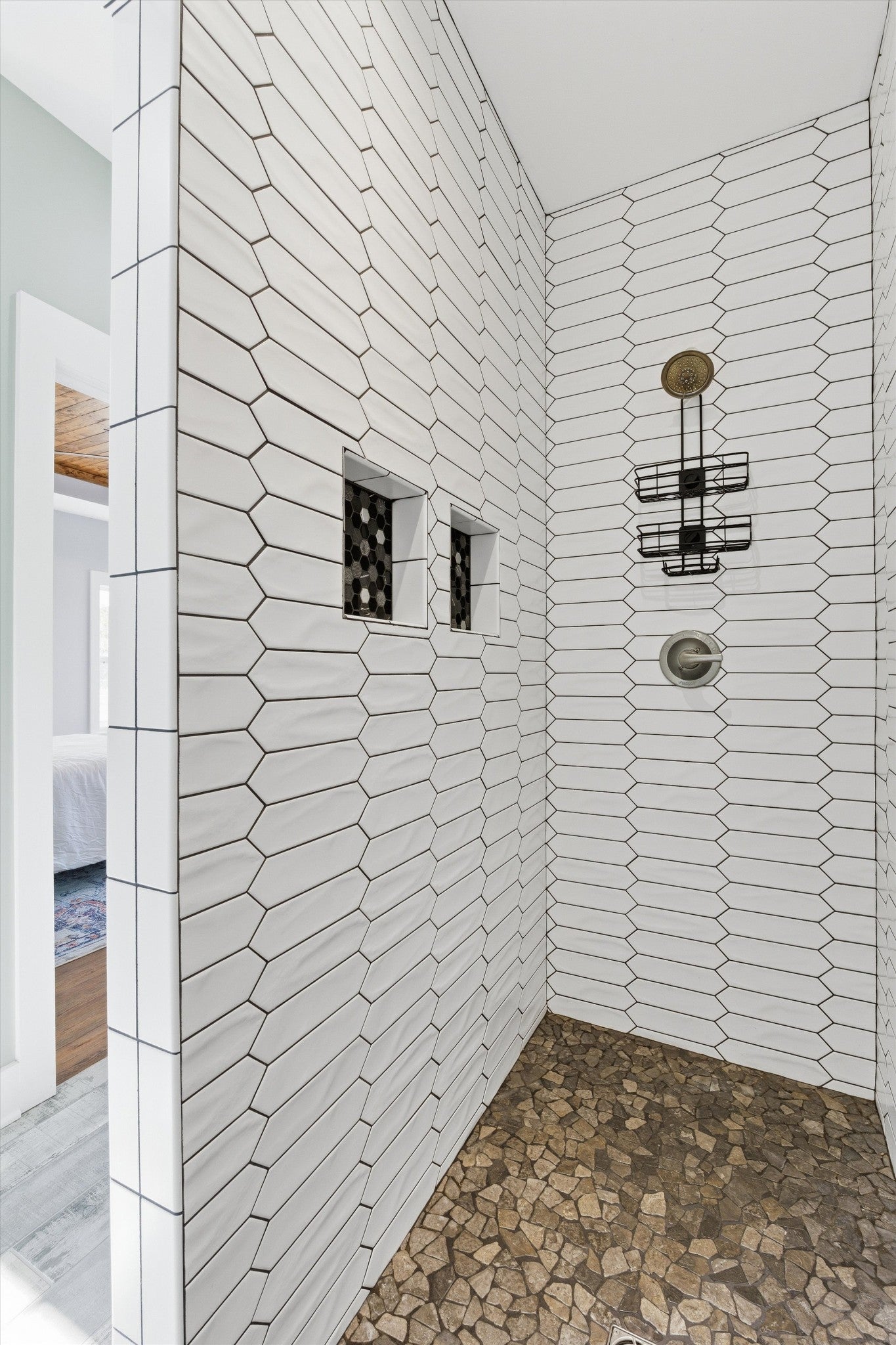 McMinnville, Tennessee, 37110, United States, 3 Bedrooms Bedrooms, ,2 BathroomsBathrooms,Residential,For Sale,2006562