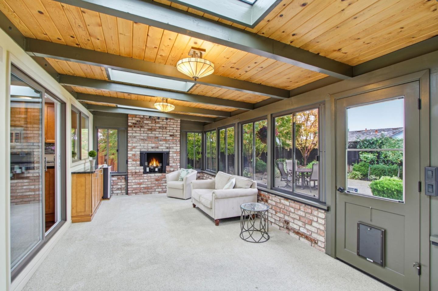 Santa Clara, California, 95051, United States, 4 Bedrooms Bedrooms, ,2 BathroomsBathrooms,Residential,For Sale,1992885