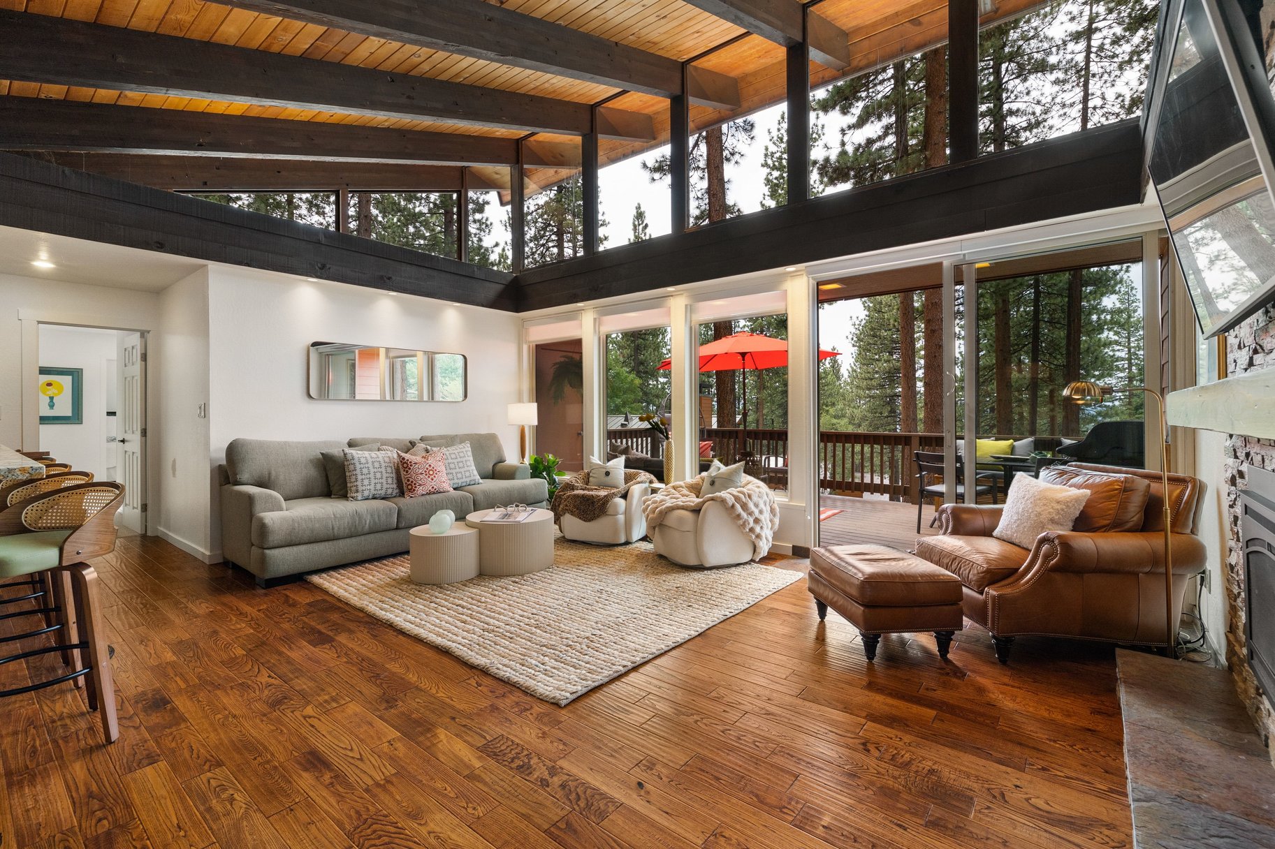  Sun-Filled Home in Incline Pines - 物件實景