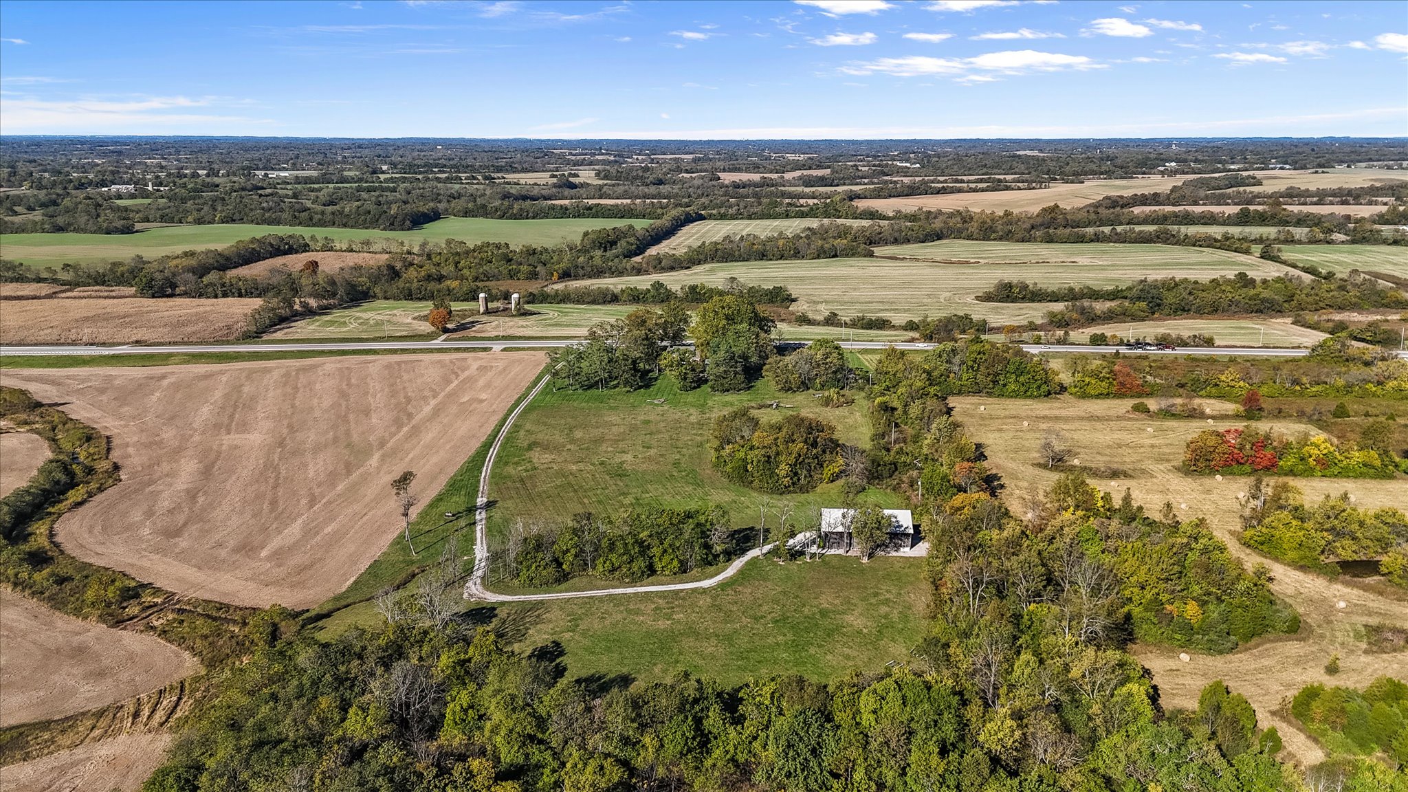 Shelbyville, Kentucky, 40065, United States, 4 Bedrooms Bedrooms, ,3 BathroomsBathrooms,Residential,For Sale,1986481