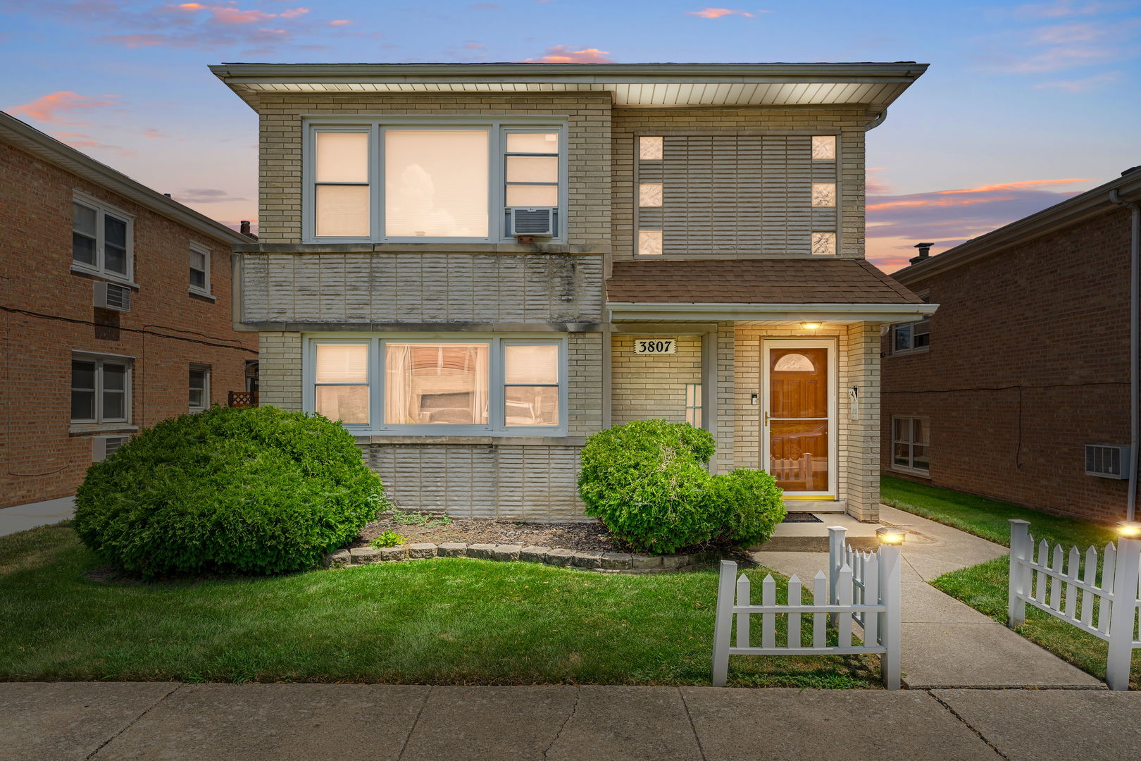 Berwyn, Illinois, 60402, United States, 6 Bedrooms Bedrooms, ,Residential,For Sale,1903495