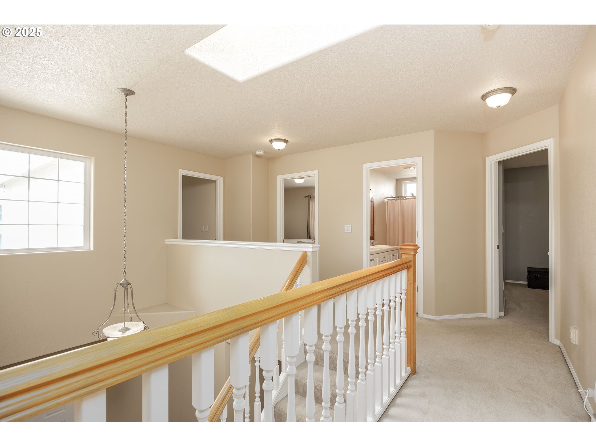 Portland, Oregon, 97229, United States, 4 Bedrooms Bedrooms, ,2 BathroomsBathrooms,Residential,For Sale,1877425