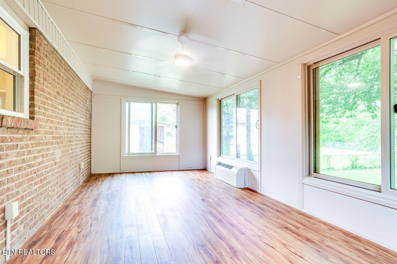 Knoxville, Tennessee, 37934, United States, 4 Bedrooms Bedrooms, ,2 BathroomsBathrooms,Residential,For Sale,2048398