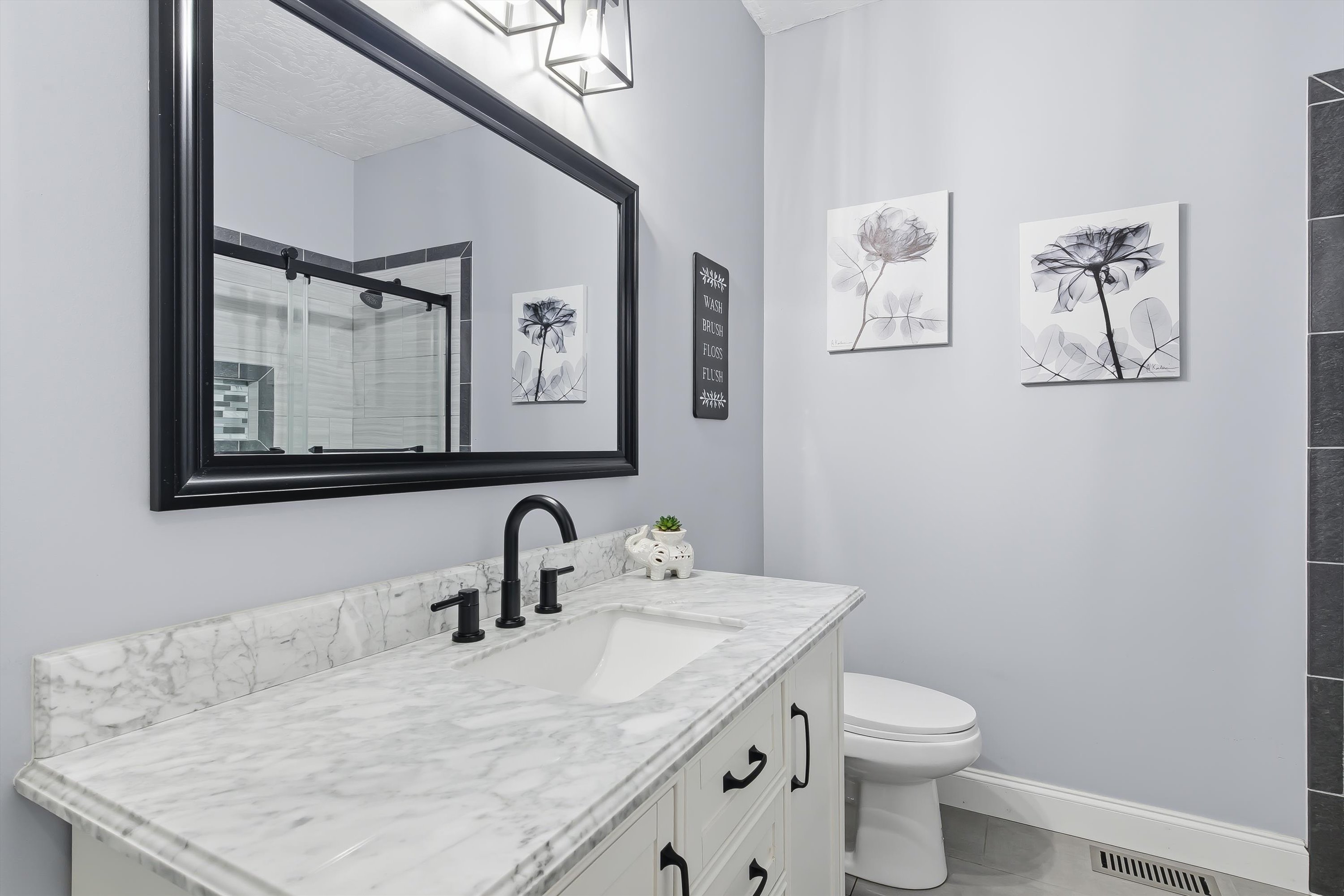 Sevierville, Tennessee, 37876, United States, 2 Bedrooms Bedrooms, ,2 BathroomsBathrooms,Residential,For Sale,1992764