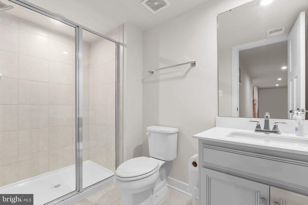 Fredericksburg, Virginia, 22401, United States, 4 Bedrooms Bedrooms, ,4 BathroomsBathrooms,Residential,For Sale,1999517