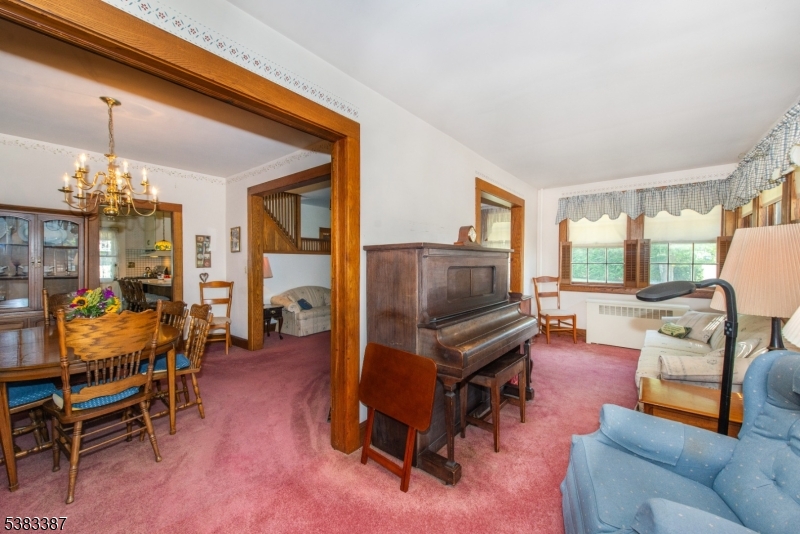 Verona Twp., New Jersey, 07044, United States, 3 Bedrooms Bedrooms, ,2 BathroomsBathrooms,Residential,For Sale,1961647