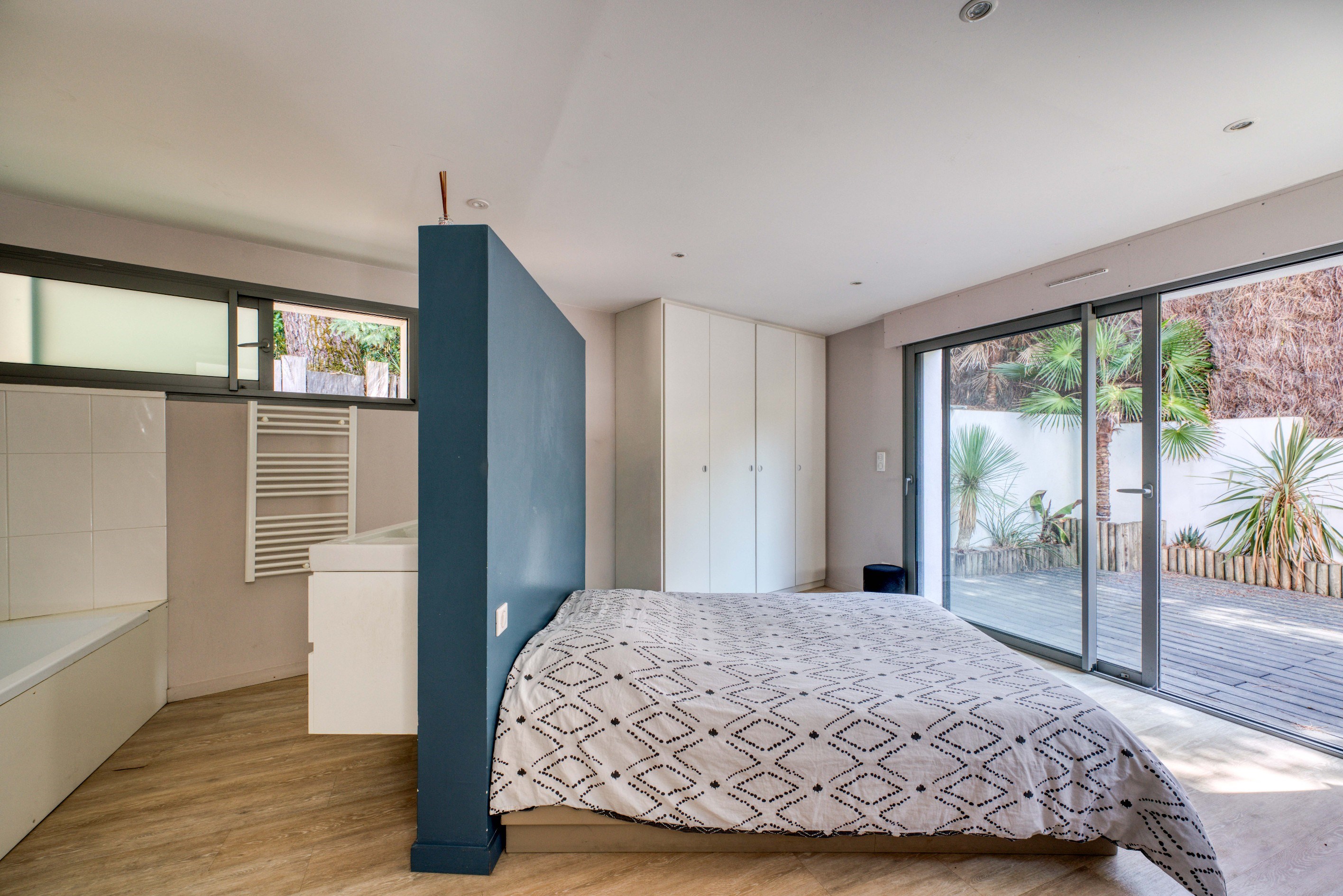  ELEGANT SEASIDE VILLA – 600 METRES FROM THE BEACH OF SAINT GEORGES DE DIDONNE –… - 物件實景
