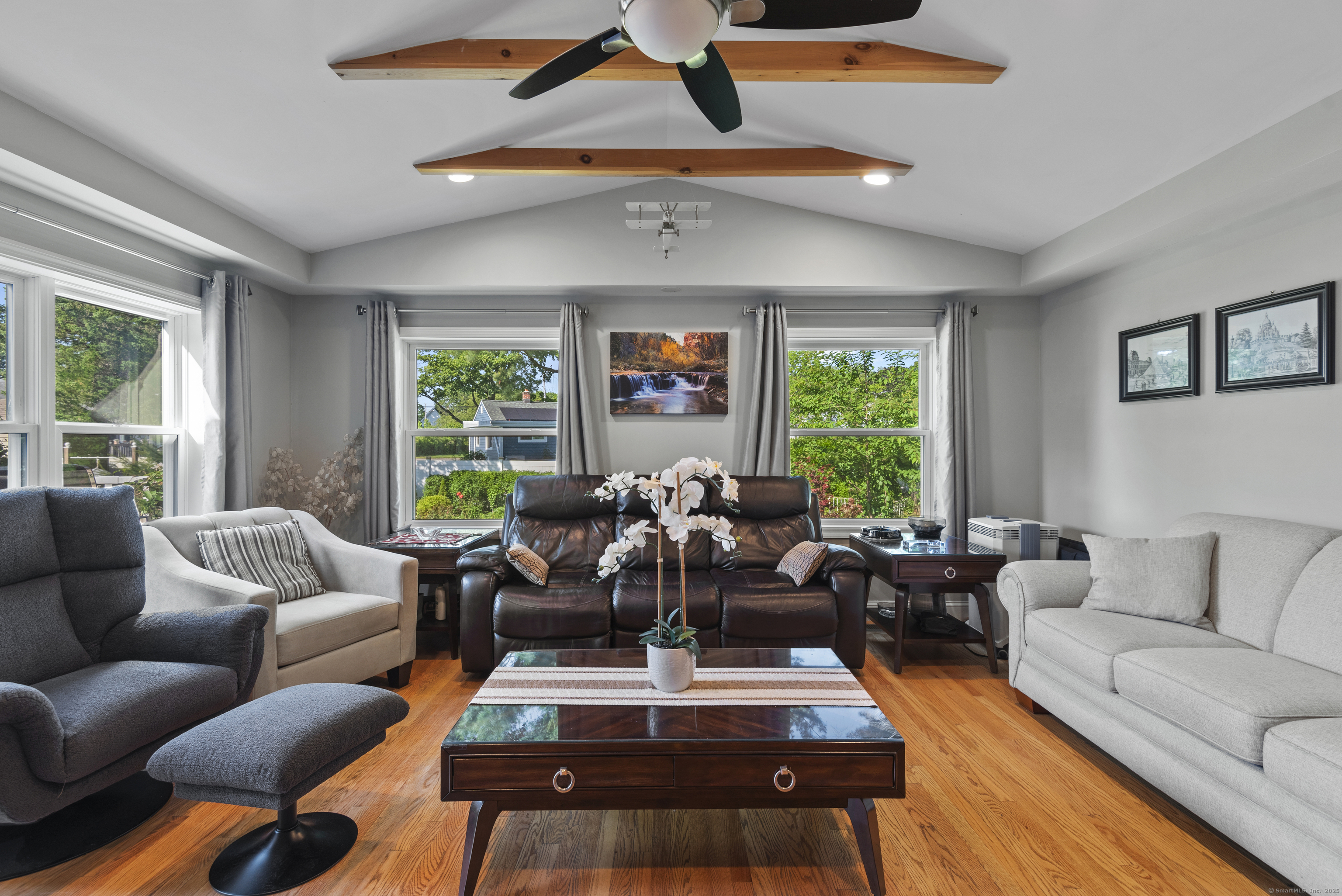 Milford, Connecticut, 06460, United States, 4 Bedrooms Bedrooms, ,3 BathroomsBathrooms,Residential,For Sale,1848853