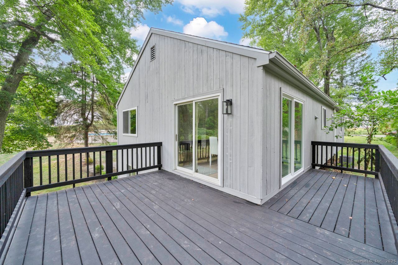Milford, Connecticut, 06461, United States, 4 Bedrooms Bedrooms, ,3 BathroomsBathrooms,Residential,For Sale,1932741