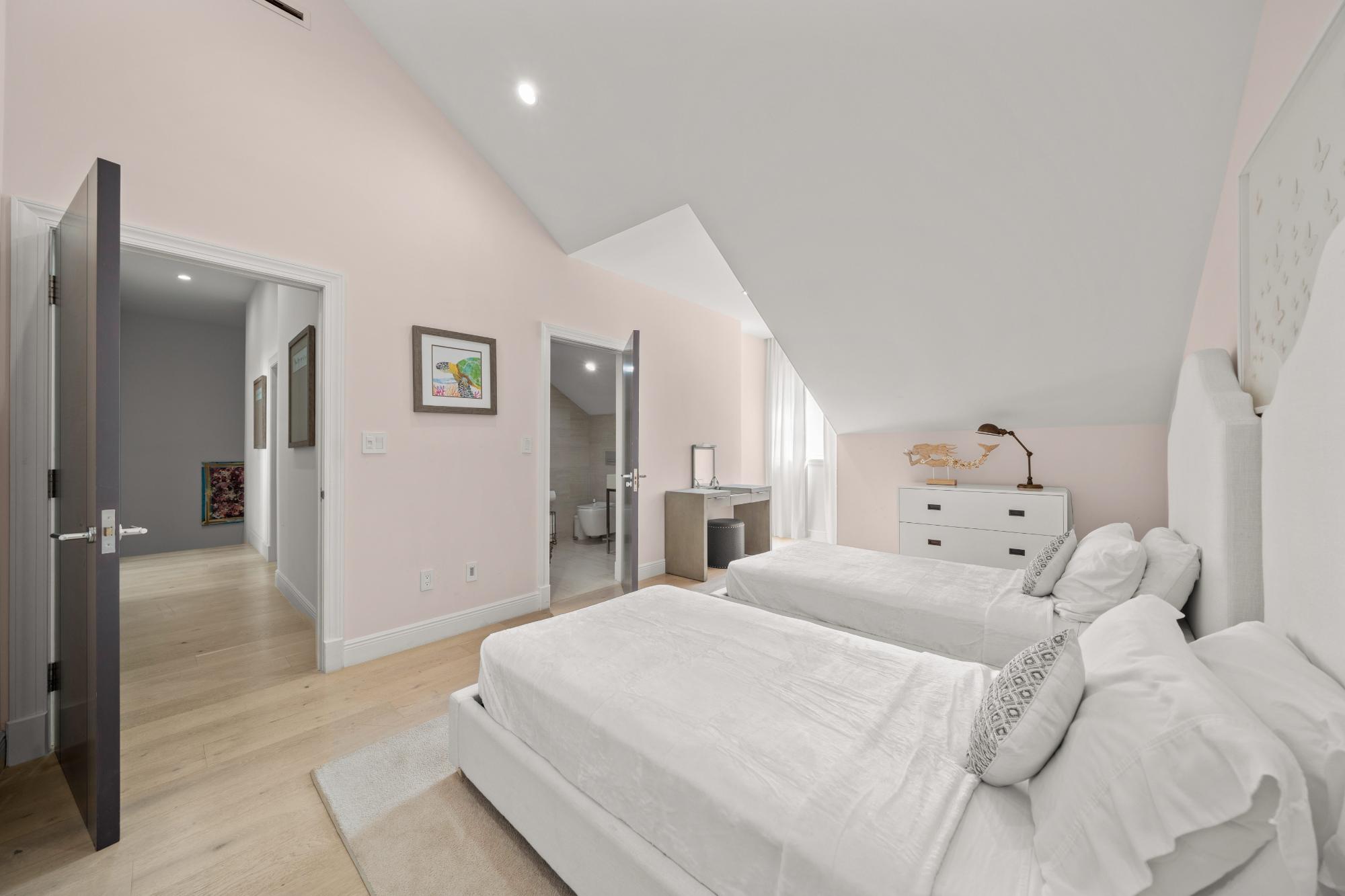 Palm Cay, Nassau / New Providence, New Providence, BS, 5 Bedrooms Bedrooms, ,5 BathroomsBathrooms,Residential,For Sale,1991755