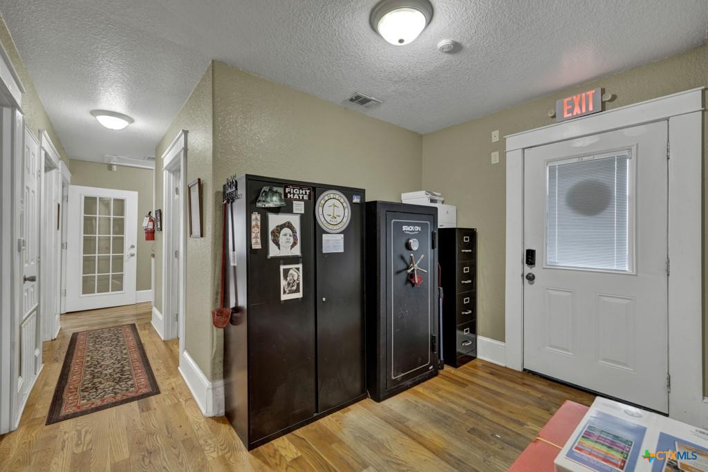 San Marcos, Texas, 78666, United States, 5 Bedrooms Bedrooms, ,1 BathroomBathrooms,Residential,For Sale,1944829