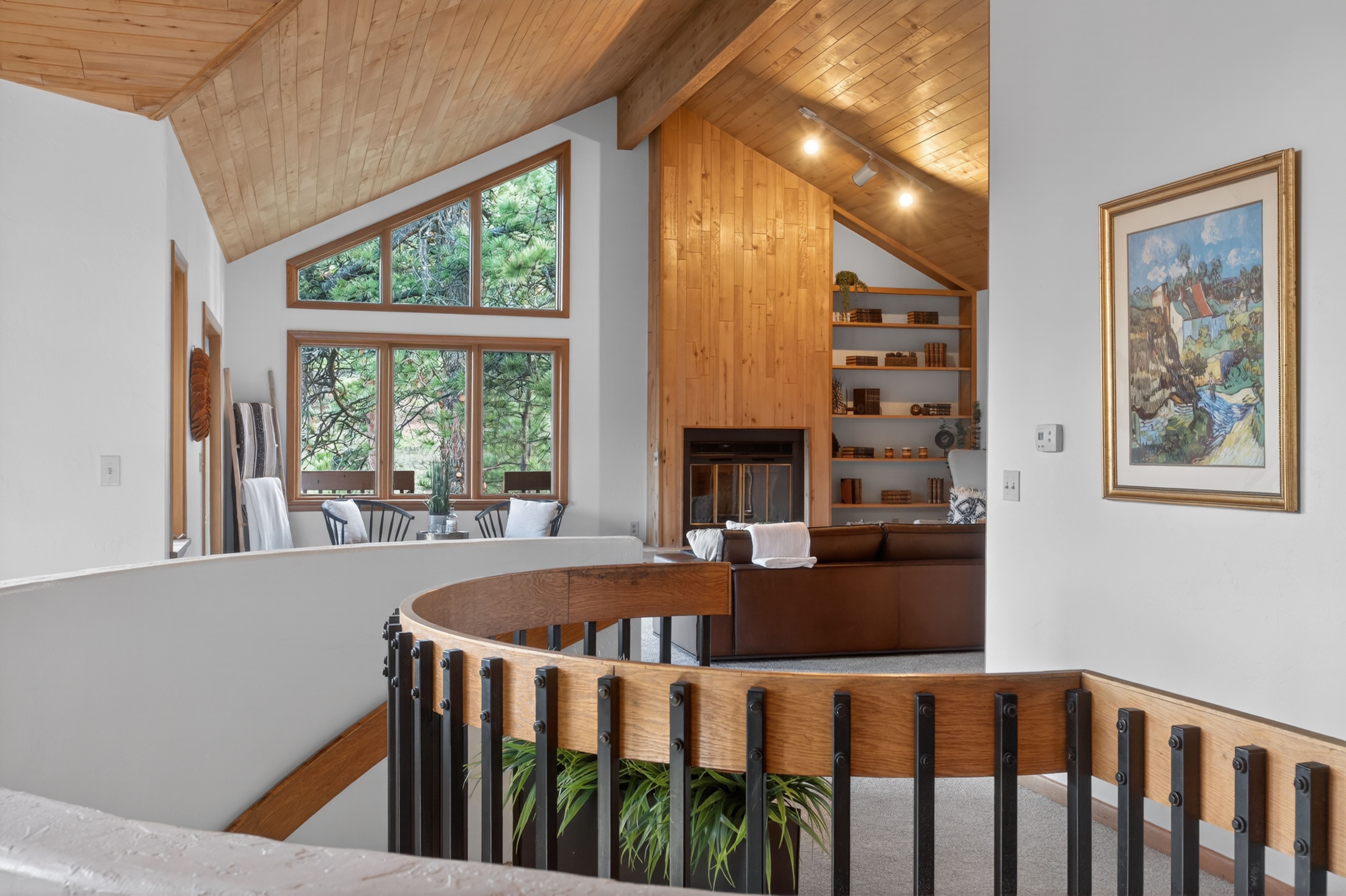  Ranch-style Custom Home on 1.16 Acre Sunny and Treed Lot in Genesee - 物件實景