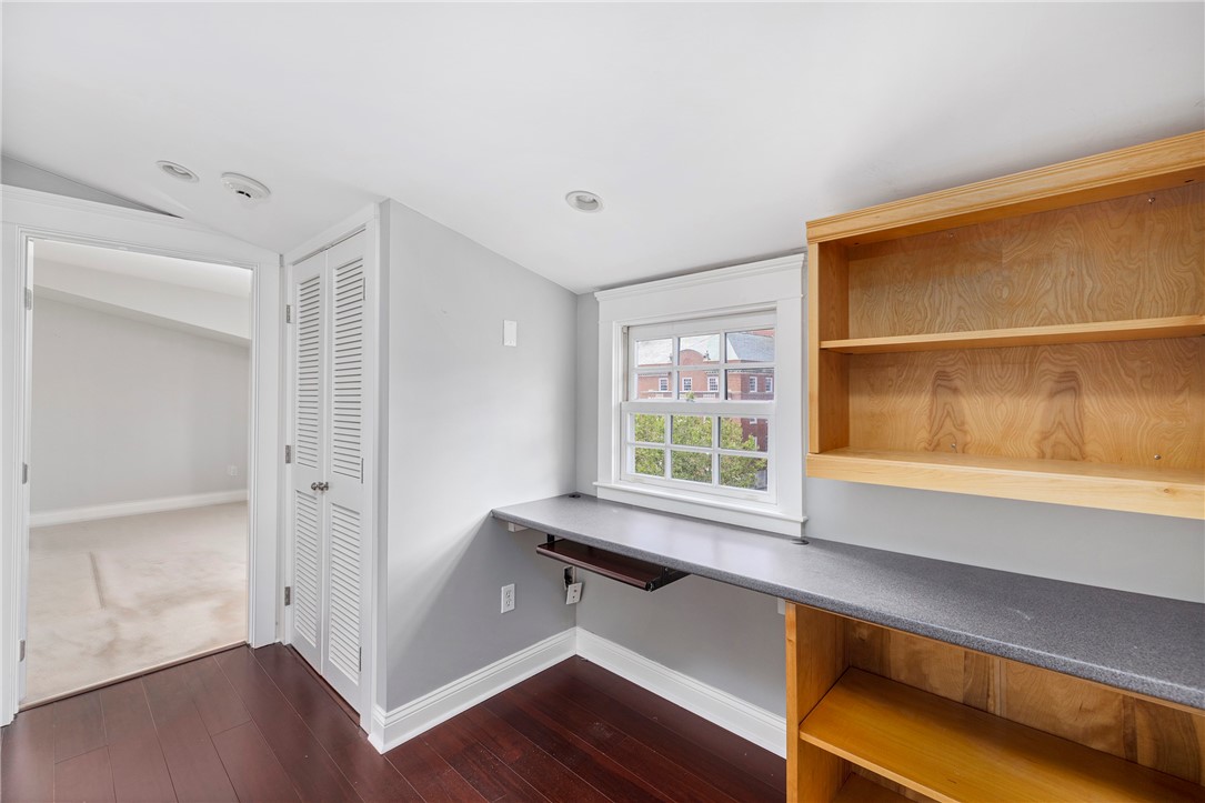 Providence, Rhode Island, 02903, United States, 2 Bedrooms Bedrooms, ,2 BathroomsBathrooms,Residential,For Sale,1868590