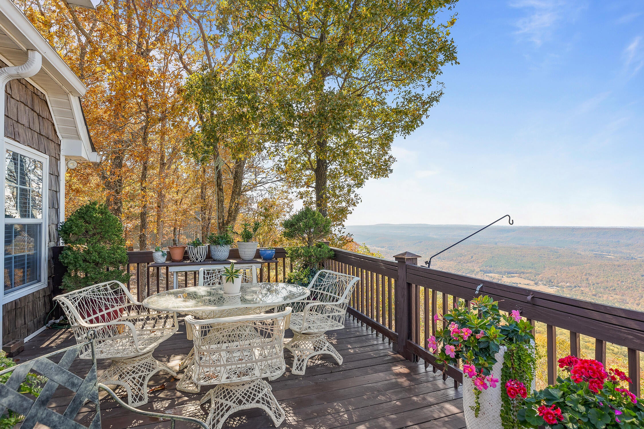 Menlo, Georgia, 30731, United States, 3 Bedrooms Bedrooms, ,2 BathroomsBathrooms,Residential,For Sale,1989931