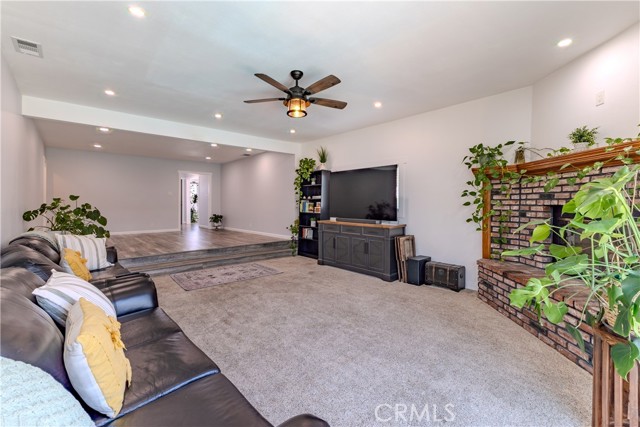 Lakewood, California, 90712, United States, 3 Bedrooms Bedrooms, ,2 BathroomsBathrooms,Residential,For Sale,1915312