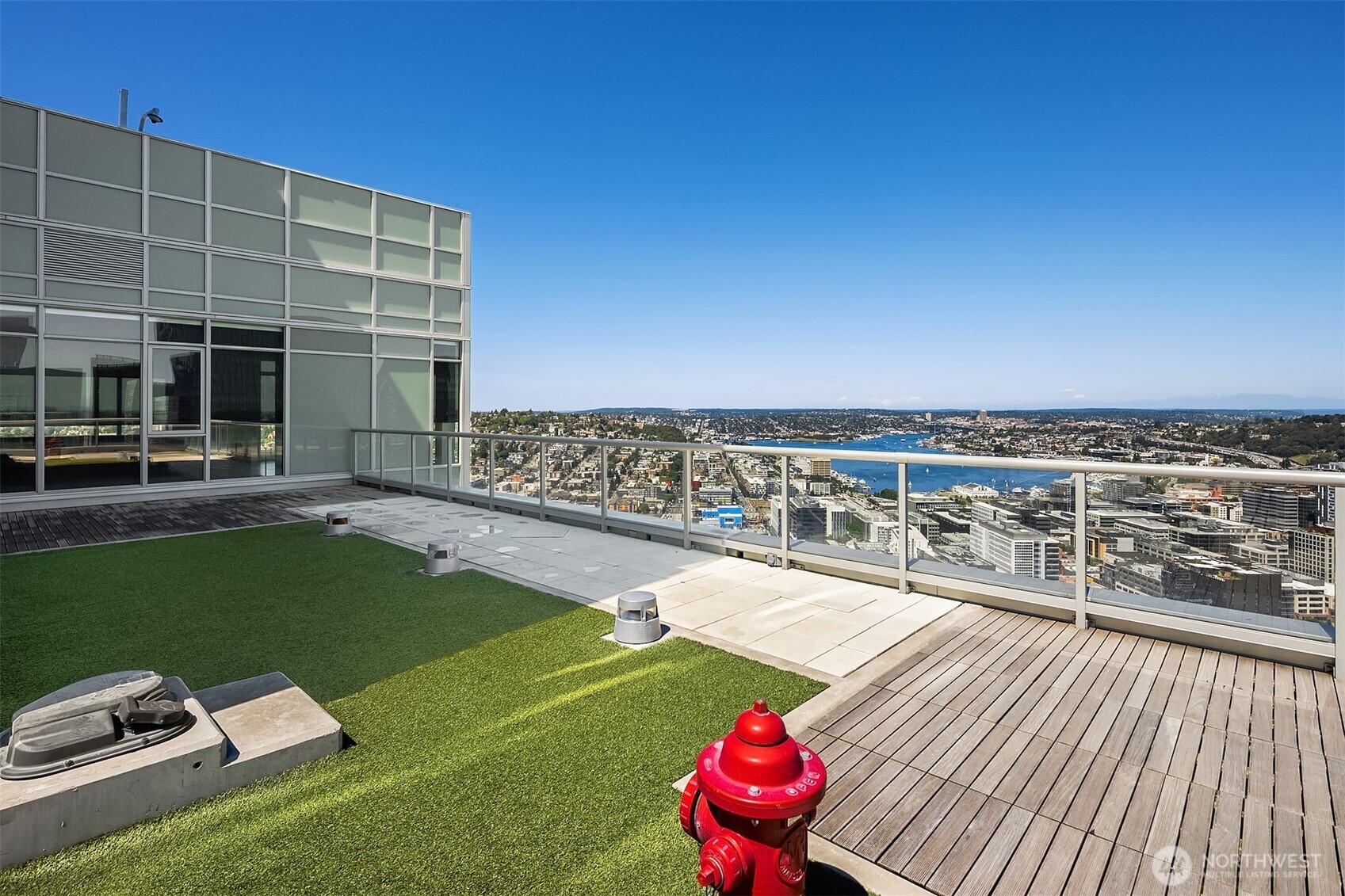 Seattle, Washington, 98121, United States, 1 Bedroom Bedrooms, ,1 BathroomBathrooms,Residential,For Sale,1950574