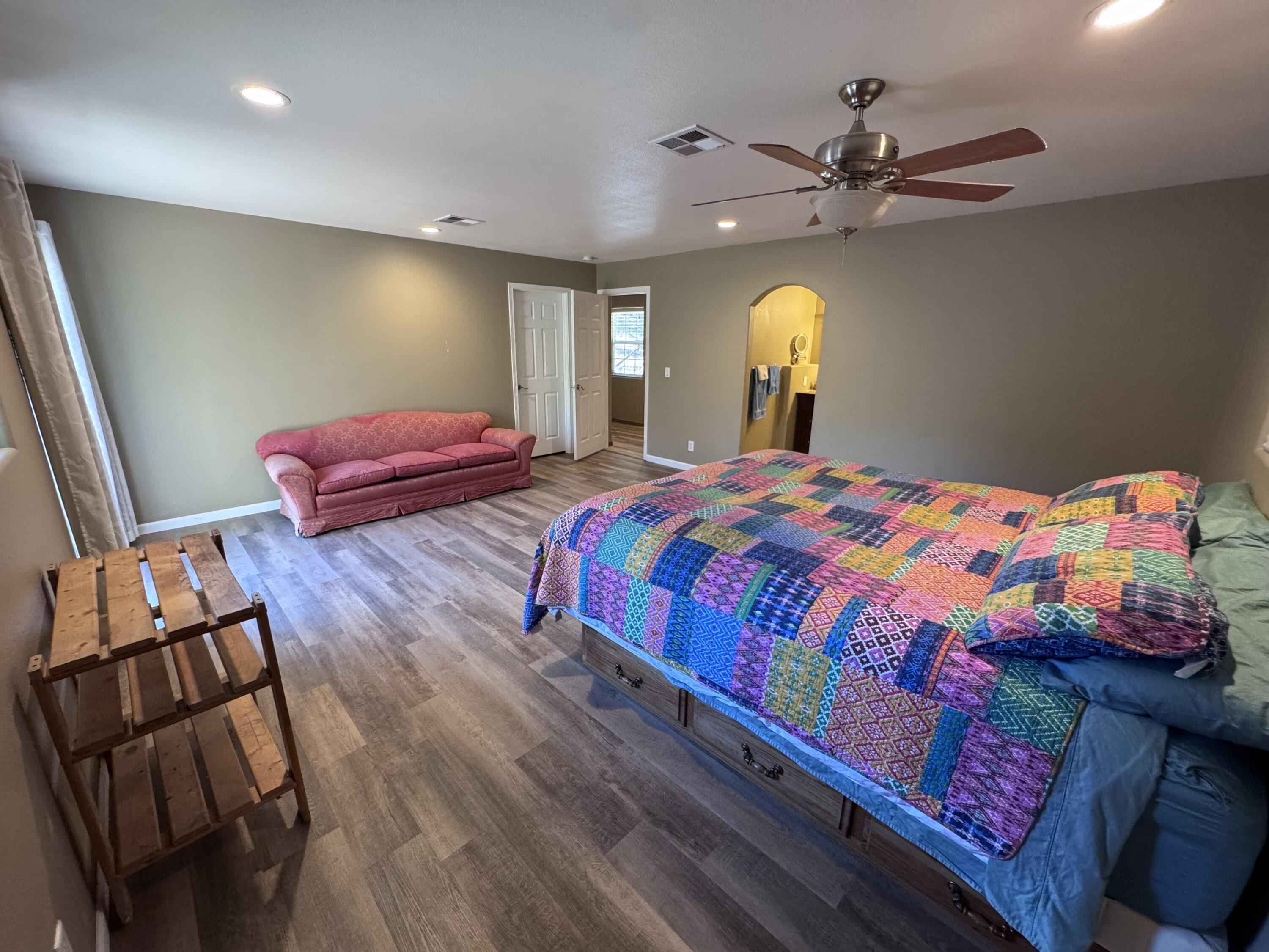 Rogue River, Oregon, 97537, United States, 3 Bedrooms Bedrooms, ,4 BathroomsBathrooms,Residential,For Sale,1982617