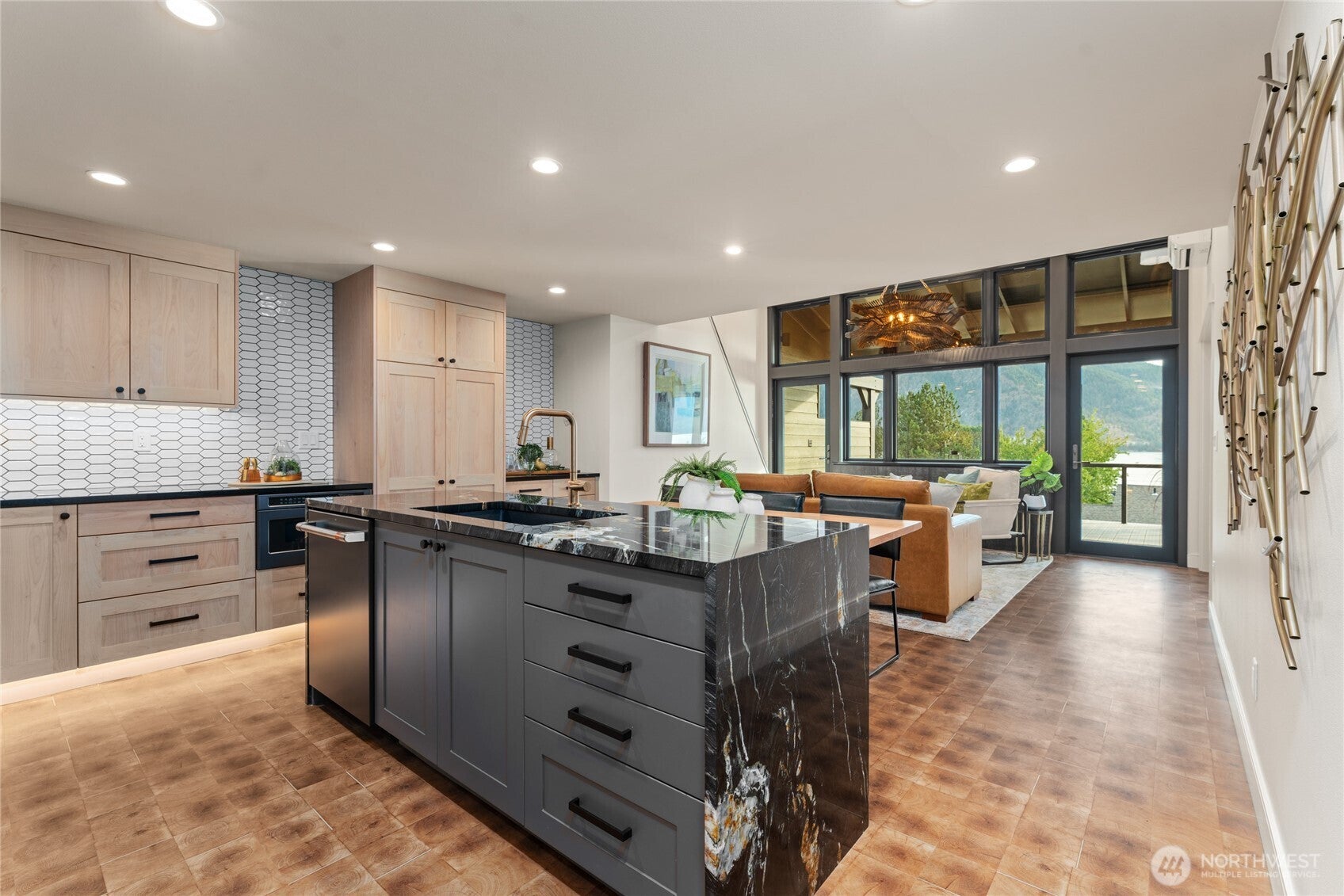 Manson, Washington, 98831, United States, 2 Bedrooms Bedrooms, ,2 BathroomsBathrooms,Residential,For Sale,1846927