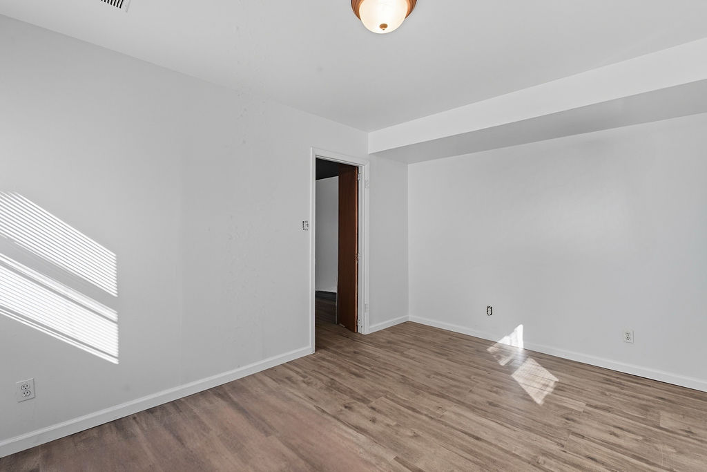 Howard, New York, 11414, United States, 4 Bedrooms Bedrooms, ,3 BathroomsBathrooms,Residential,For Sale,1975737