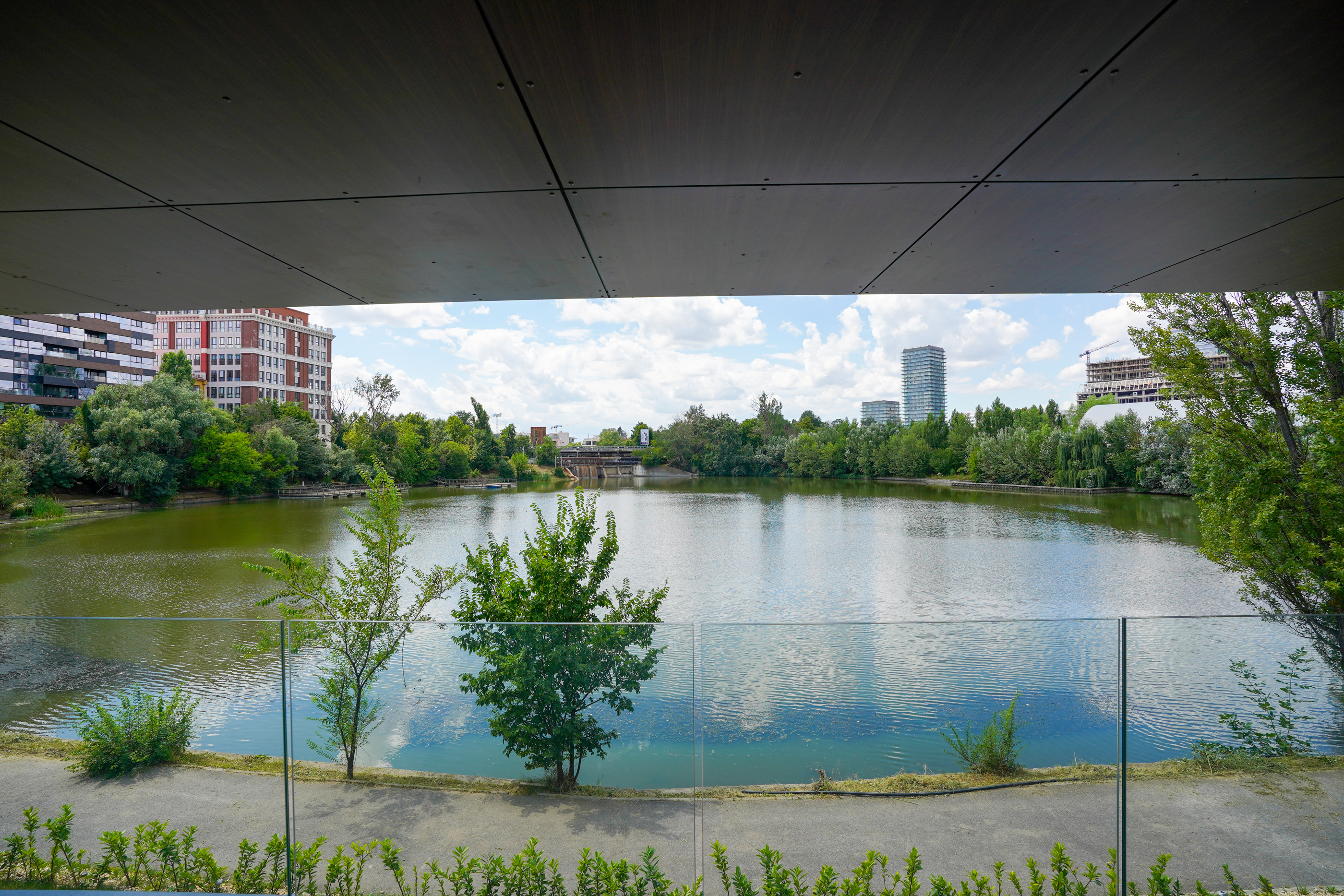  Seven-Room Waterfront Apartment Directly at Lake Level on Lake Floreasca - 物件實景