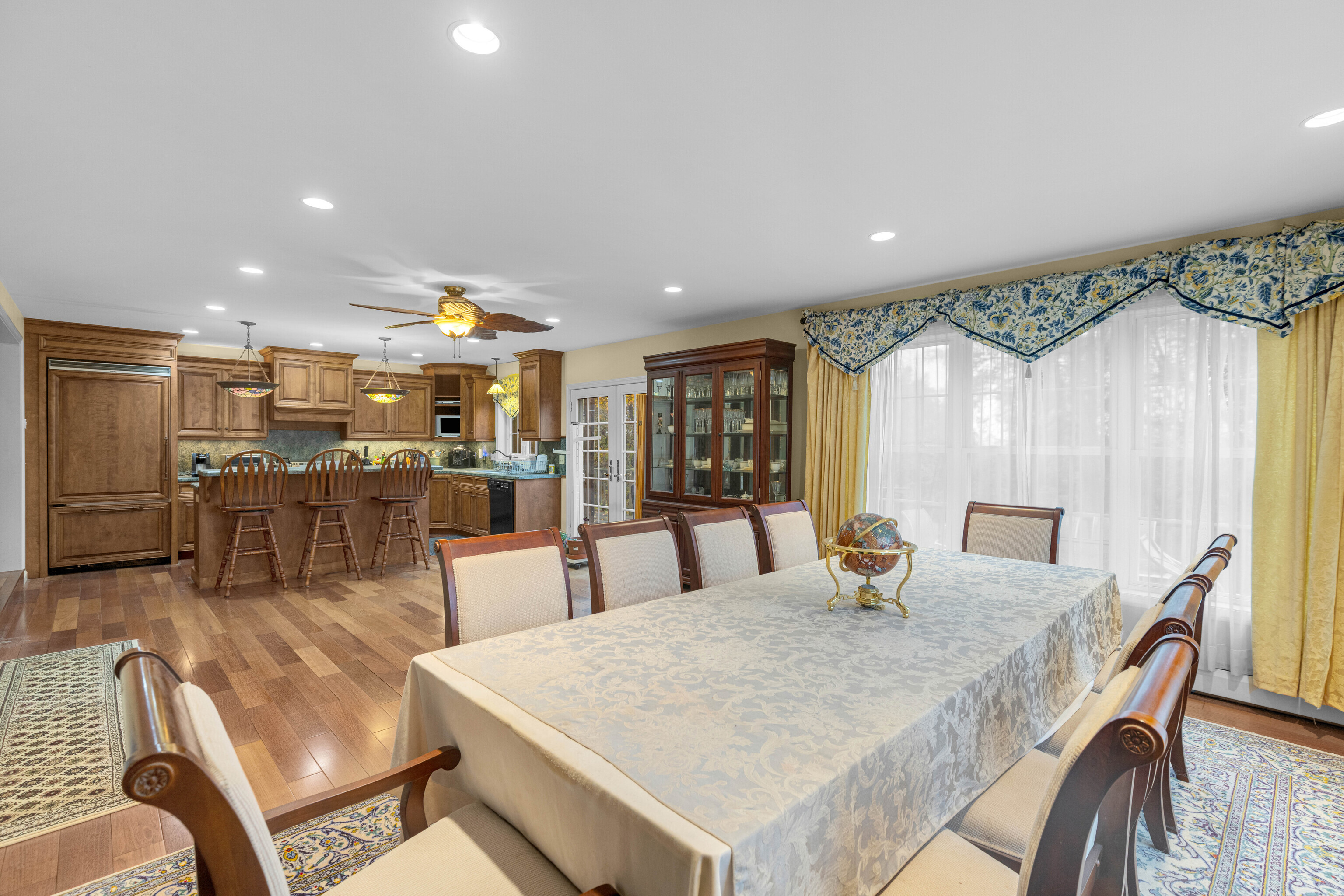 Cromwell, Connecticut, 06416, United States, 4 Bedrooms Bedrooms, ,3 BathroomsBathrooms,Residential,For Sale,1991491