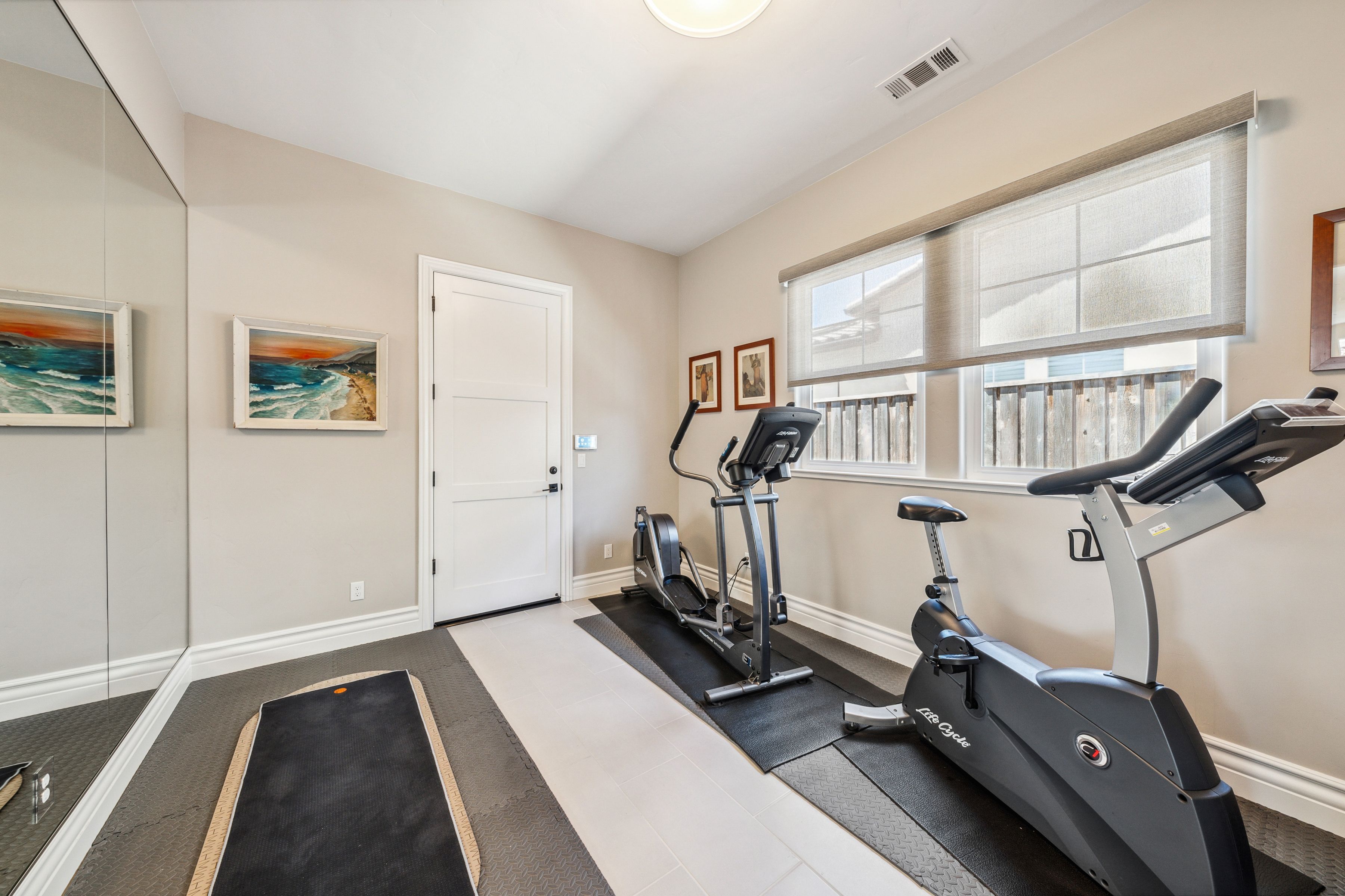  3007 Bluffs Drive - 物件實景