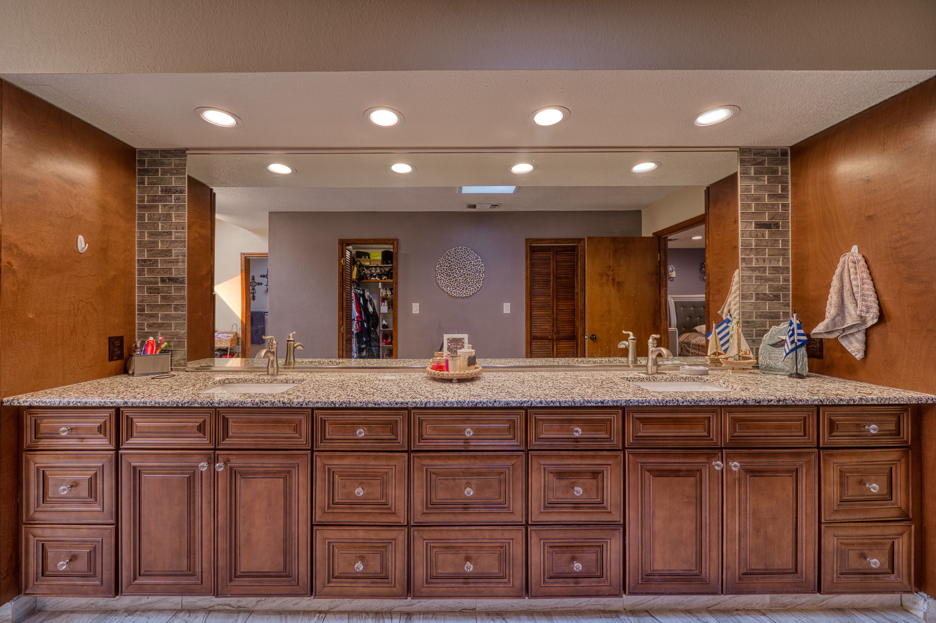 Carlsbad, New Mexico, 88220, United States, 4 Bedrooms Bedrooms, ,3 BathroomsBathrooms,Residential,For Sale,1974897