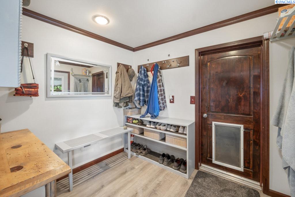 Tekoa, Washington, 99033, United States, 4 Bedrooms Bedrooms, ,2 BathroomsBathrooms,Residential,For Sale,1847399